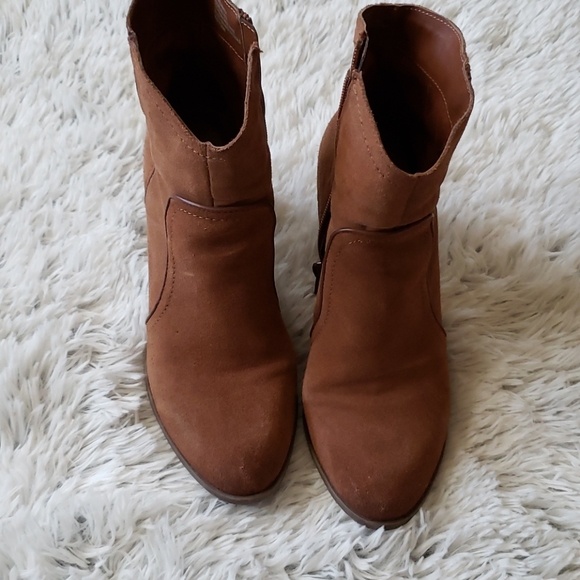 G.H. Bass & co booties - Picture 2 of 7